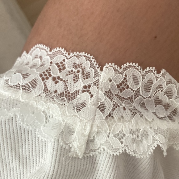 Creamed LacedTank Top. Color: Light cream, Brand: Shein, Size: M(6)tight fitting - Picture 5 of 6